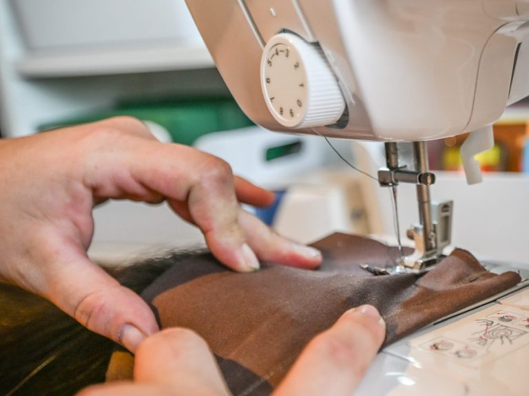 Handgefertigte Schweif Toupets in Deutschland